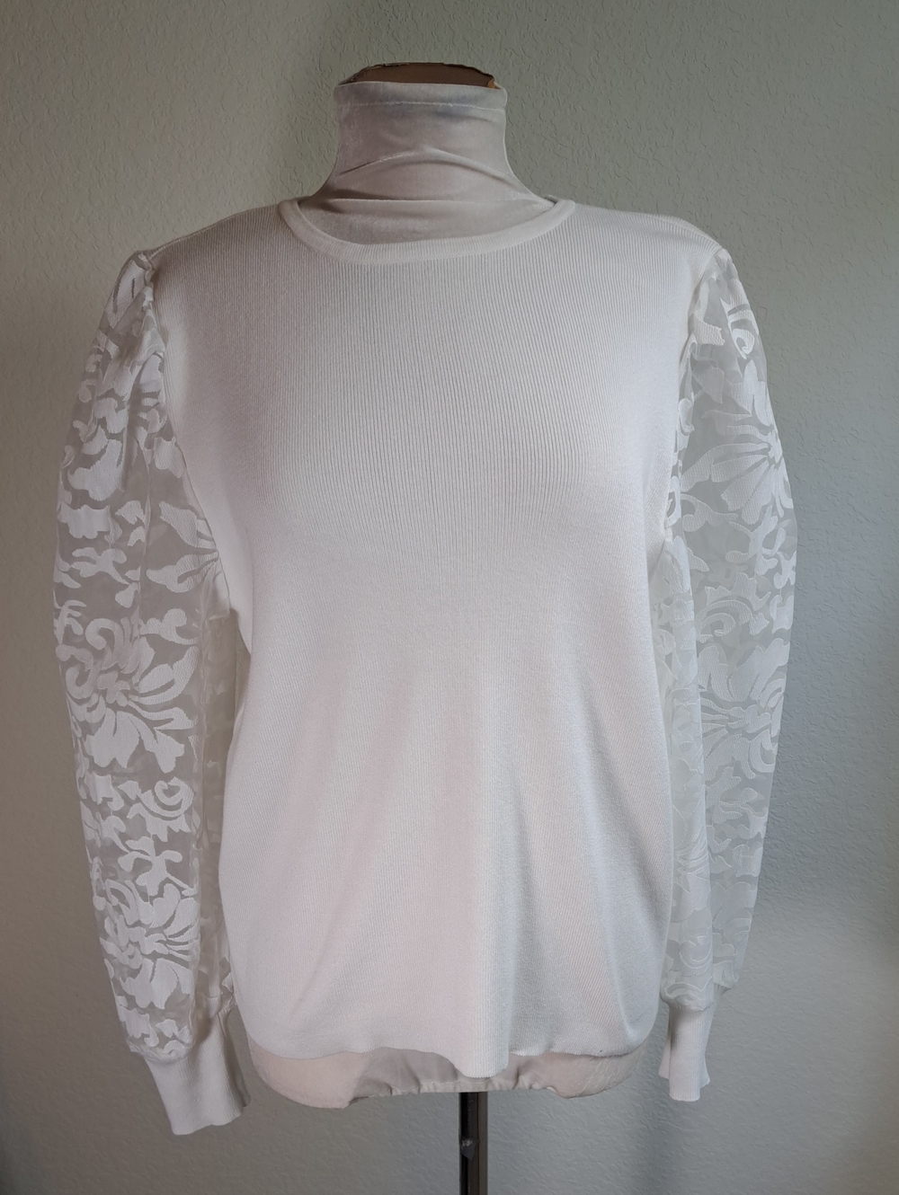 Belldini NWT Women’s White Crew Neck Pullover Sweater Lace Long Sleeves Size XL